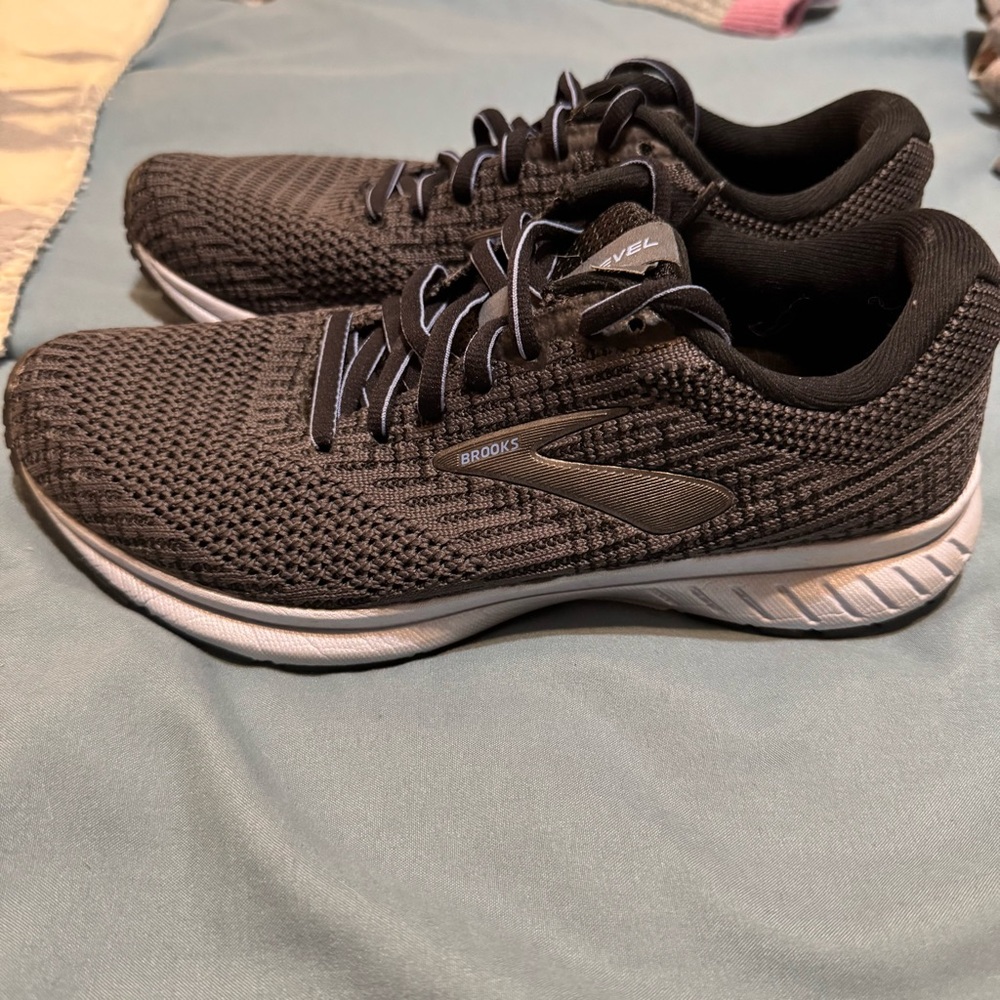 EUC Brooks Revel 3 Women’s size 6.5